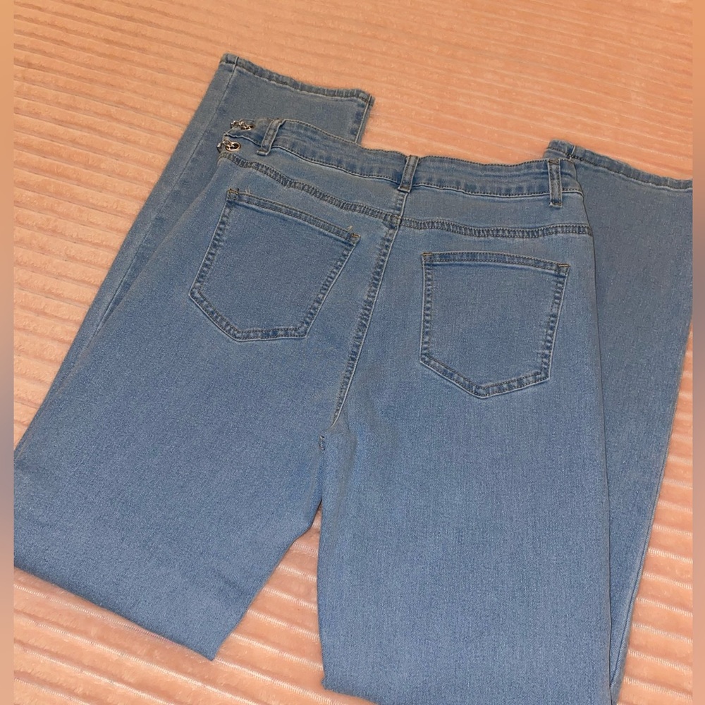 BlushMark Stretchy Chain-Accent Jeans – Size 27 - Picture 3 of 4